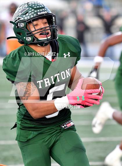 Thumbnail 2 in McClymonds vs. Pacifica (CIF State DIV 2A Championship Final) photogallery.