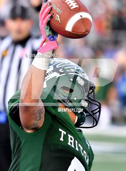 Thumbnail 2 in McClymonds vs. Pacifica (CIF State DIV 2A Championship Final) photogallery.