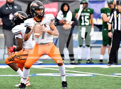 Thumbnail 1 in McClymonds vs. Pacifica (CIF State DIV 2A Championship Final) photogallery.