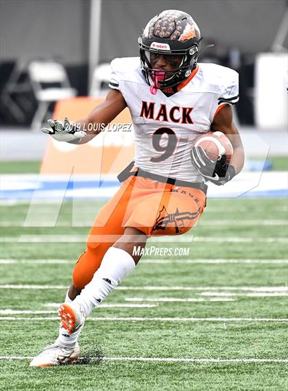 Thumbnail 2 in McClymonds vs. Pacifica (CIF State DIV 2A Championship Final) photogallery.