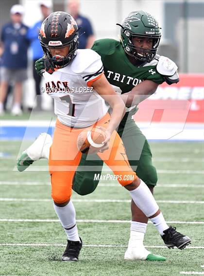 Thumbnail 1 in McClymonds vs. Pacifica (CIF State DIV 2A Championship Final) photogallery.