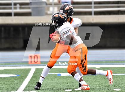 Thumbnail 1 in McClymonds vs. Pacifica (CIF State DIV 2A Championship Final) photogallery.