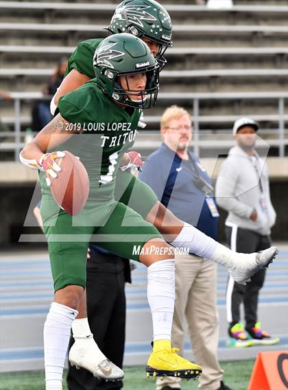 Thumbnail 3 in McClymonds vs. Pacifica (CIF State DIV 2A Championship Final) photogallery.