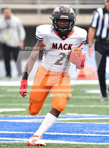Thumbnail 1 in McClymonds vs. Pacifica (CIF State DIV 2A Championship Final) photogallery.