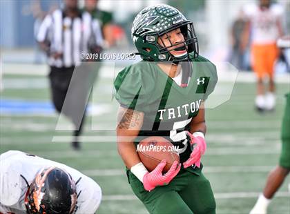 Thumbnail 2 in McClymonds vs. Pacifica (CIF State DIV 2A Championship Final) photogallery.