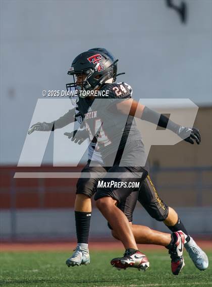 Thumbnail 1 in Foothill @ Tustin photogallery.