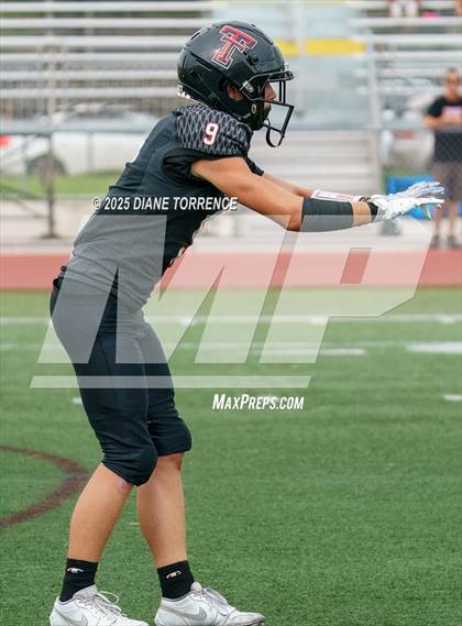 Thumbnail 3 in Foothill @ Tustin photogallery.