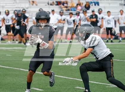 Thumbnail 2 in Foothill @ Tustin photogallery.