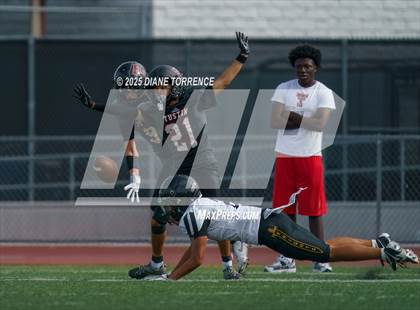 Thumbnail 2 in Foothill @ Tustin photogallery.