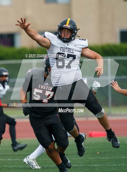 Thumbnail 2 in Foothill @ Tustin photogallery.