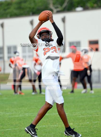 Thumbnail 1 in Leesburg (Orange/Black Spring Scrimmage) photogallery.