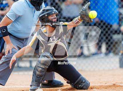 Thumbnail 2 in Fillmore Central @ Pius X photogallery.