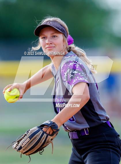 Thumbnail 3 in Fillmore Central @ Pius X photogallery.