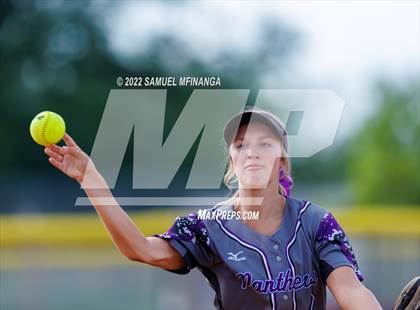 Thumbnail 2 in Fillmore Central @ Pius X photogallery.