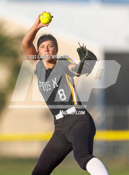 Thumbnail 1 in Fillmore Central @ Pius X photogallery.