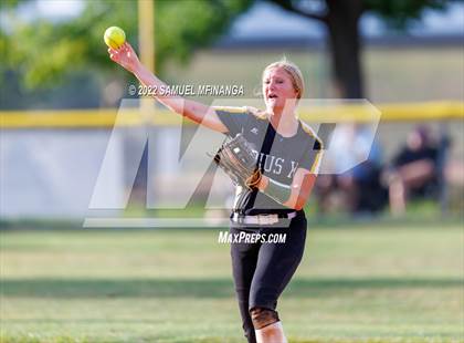Thumbnail 1 in Fillmore Central @ Pius X photogallery.