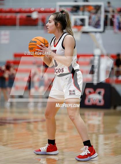 Thumbnail 2 in Edmond Memorial @ Mustang photogallery.