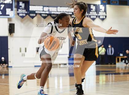 Thumbnail 1 in St. John-Vianney vs. Rutgers Prep photogallery.