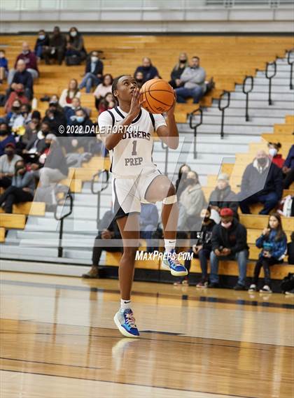 Thumbnail 2 in St. John-Vianney vs. Rutgers Prep photogallery.