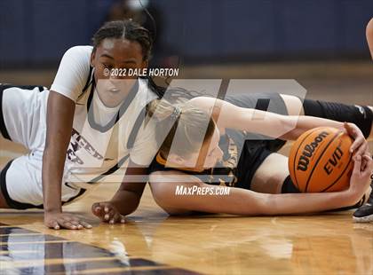 Thumbnail 2 in St. John-Vianney vs. Rutgers Prep photogallery.