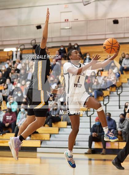 Thumbnail 2 in St. John-Vianney vs. Rutgers Prep photogallery.