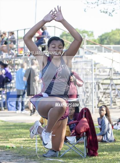Thumbnail 2 in Vandebilt Catholic(Terrier Relays) photogallery.