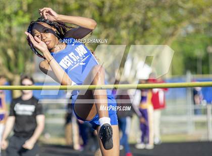 Thumbnail 2 in Vandebilt Catholic(Terrier Relays) photogallery.