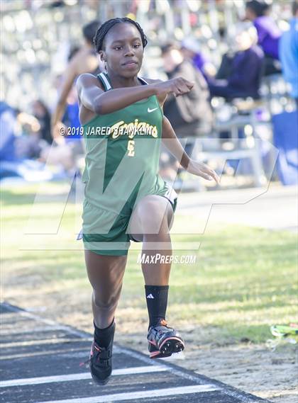 Thumbnail 3 in Vandebilt Catholic(Terrier Relays) photogallery.