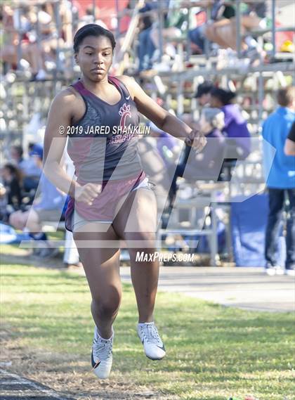 Thumbnail 3 in Vandebilt Catholic(Terrier Relays) photogallery.