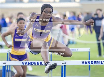 Thumbnail 2 in Vandebilt Catholic(Terrier Relays) photogallery.