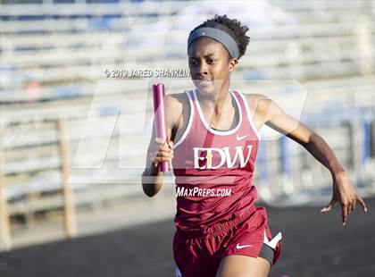 Thumbnail 1 in Vandebilt Catholic(Terrier Relays) photogallery.