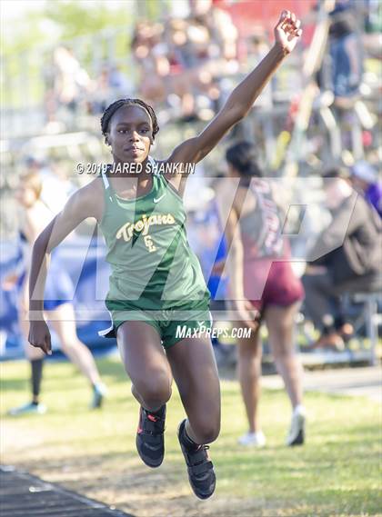 Thumbnail 2 in Vandebilt Catholic(Terrier Relays) photogallery.