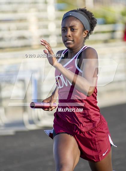 Thumbnail 2 in Vandebilt Catholic(Terrier Relays) photogallery.