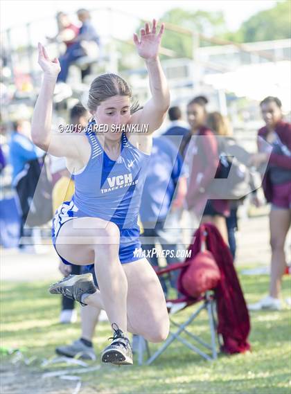 Thumbnail 2 in Vandebilt Catholic(Terrier Relays) photogallery.