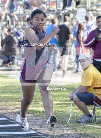 Thumbnail 1 in Vandebilt Catholic(Terrier Relays) photogallery.