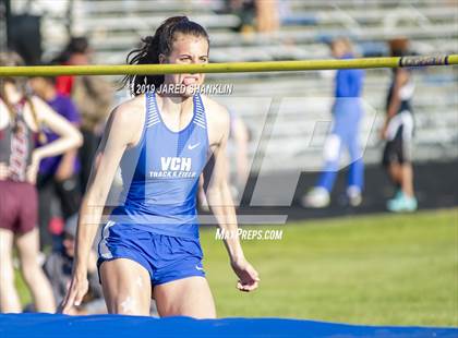Thumbnail 2 in Vandebilt Catholic(Terrier Relays) photogallery.
