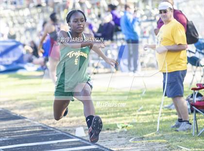 Thumbnail 1 in Vandebilt Catholic(Terrier Relays) photogallery.