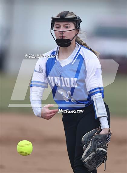 Thumbnail 1 in Shenango @ Union Area photogallery.