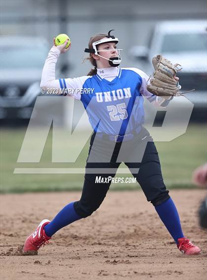 Thumbnail 2 in Shenango @ Union Area photogallery.