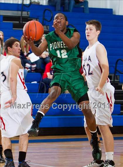 Thumbnail 1 in Dallas HSAA South vs Happy Hill Farm (Lake Country Classic) photogallery.