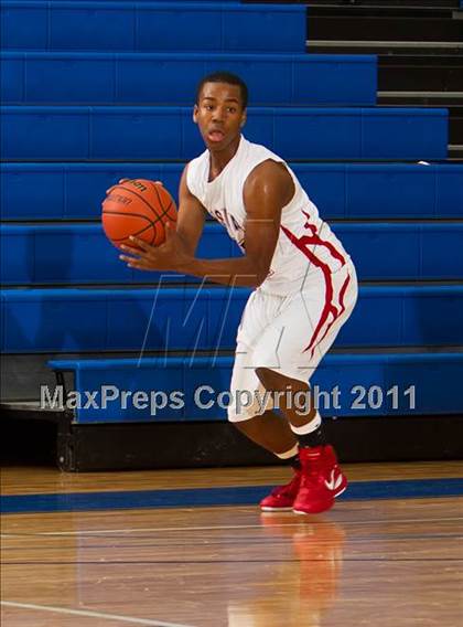 Thumbnail 2 in Dallas HSAA South vs Happy Hill Farm (Lake Country Classic) photogallery.