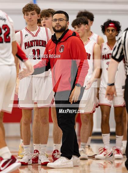 Thumbnail 2 in Westmoor vs. Burlingame (Burlingame Lions Invitational) photogallery.