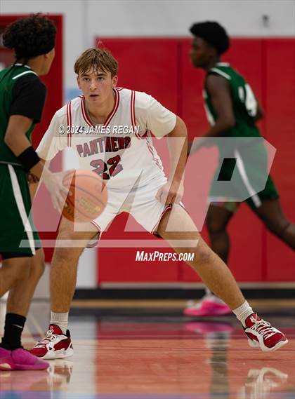 Thumbnail 2 in Westmoor vs. Burlingame (Burlingame Lions Invitational) photogallery.