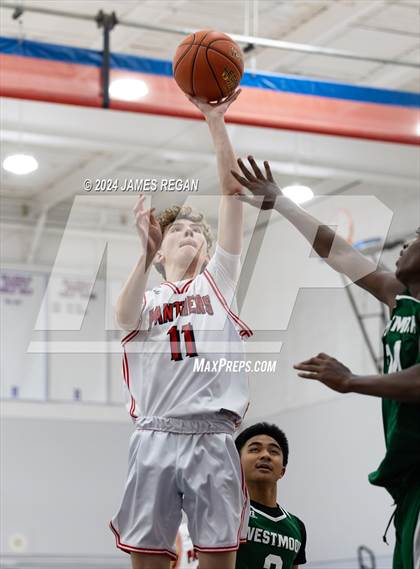 Thumbnail 2 in Westmoor vs. Burlingame (Burlingame Lions Invitational) photogallery.