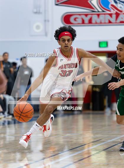 Thumbnail 1 in Westmoor vs. Burlingame (Burlingame Lions Invitational) photogallery.