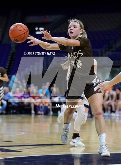 Thumbnail 2 in Robert Lee vs. Sands (UIL 1A State Final) photogallery.