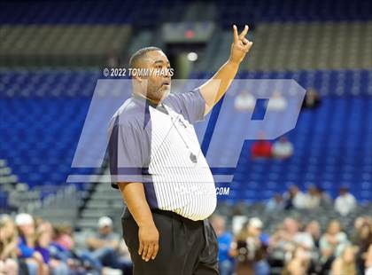 Thumbnail 3 in Robert Lee vs. Sands (UIL 1A State Final) photogallery.