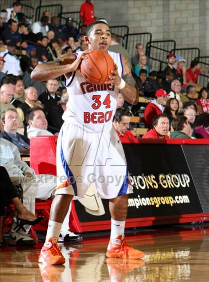 Thumbnail 3 in Rainier Beach vs. Westchester (Nike Extravaganza) photogallery.