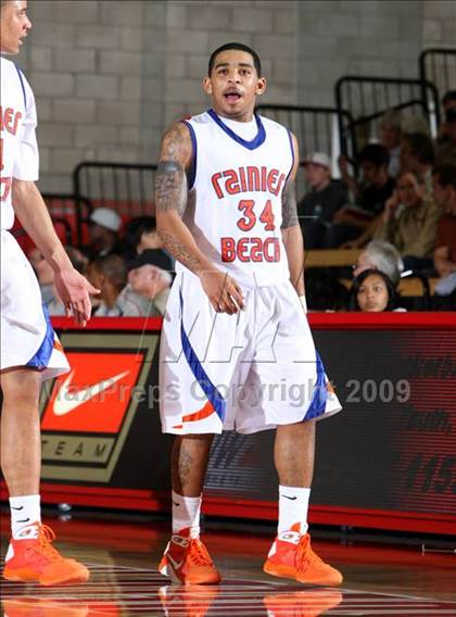 Thumbnail 3 in Rainier Beach vs. Westchester (Nike Extravaganza) photogallery.