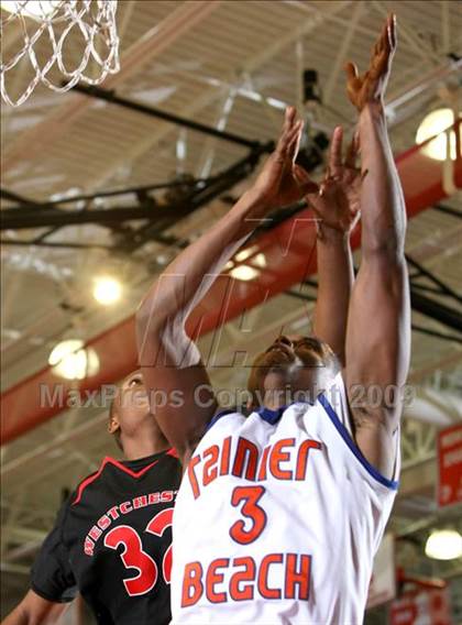 Thumbnail 2 in Rainier Beach vs. Westchester (Nike Extravaganza) photogallery.